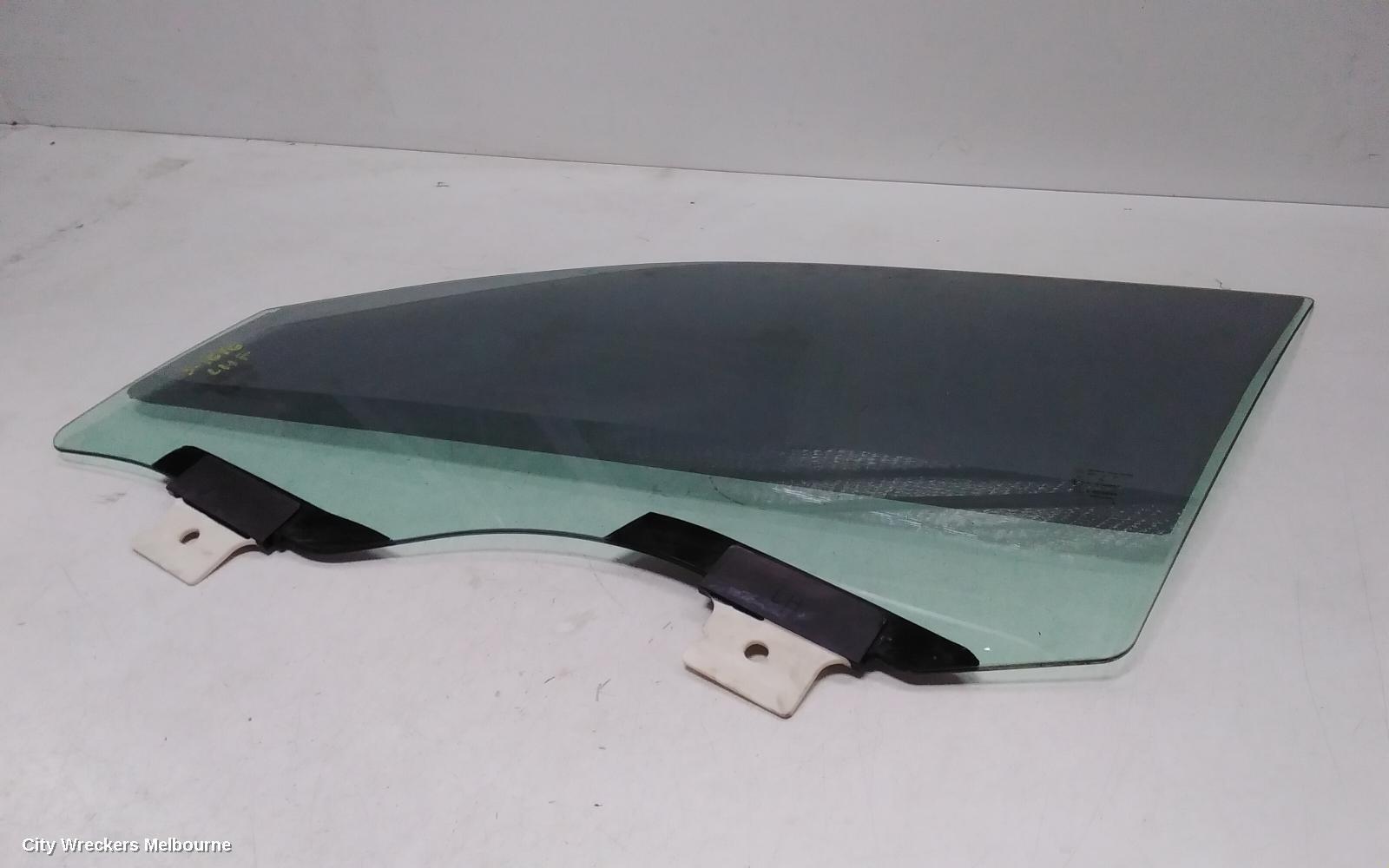 CHRYSLER 300C 2014 Left Front Door Window