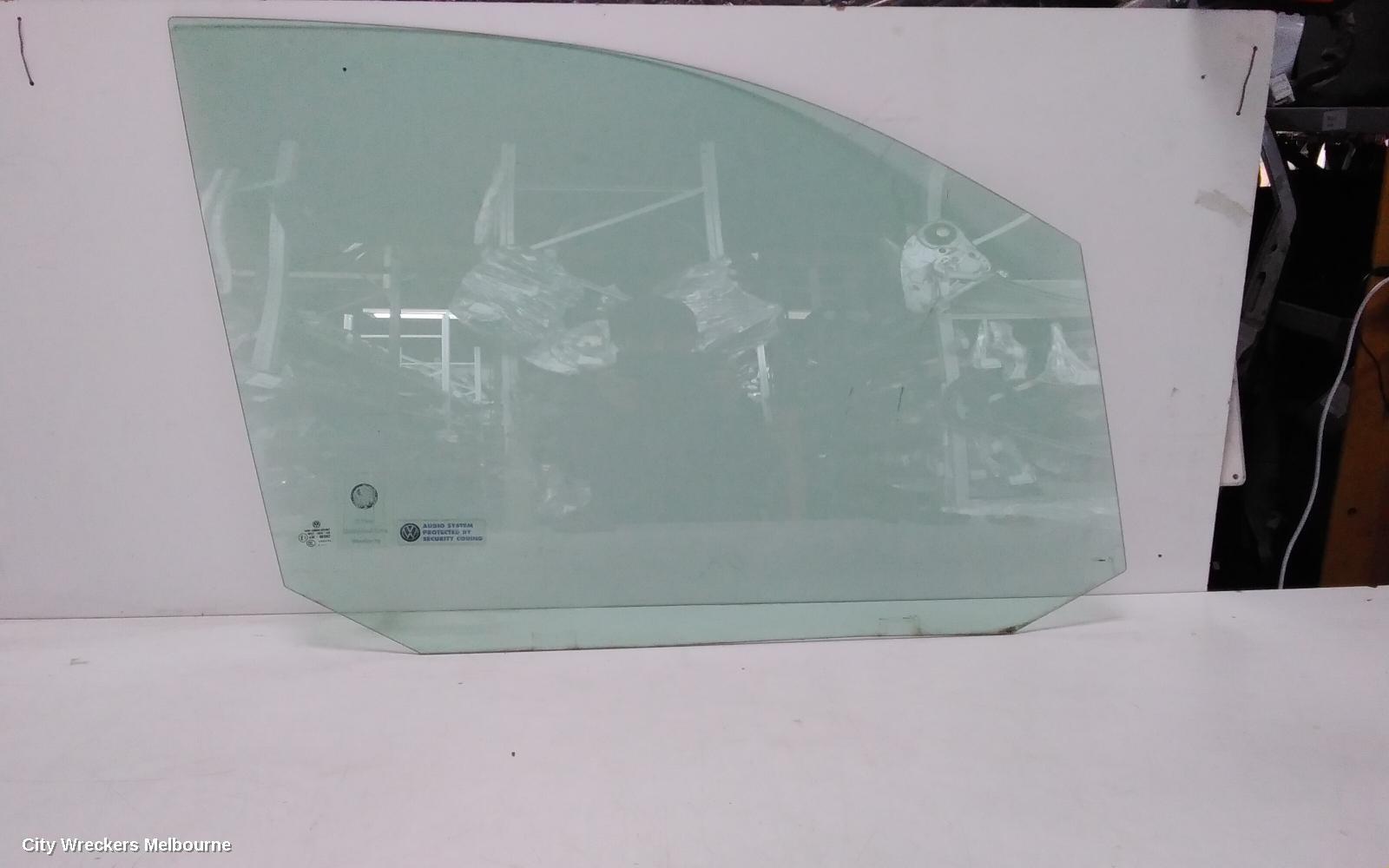 VOLKSWAGEN CADDY 2013 Right Front Door Window