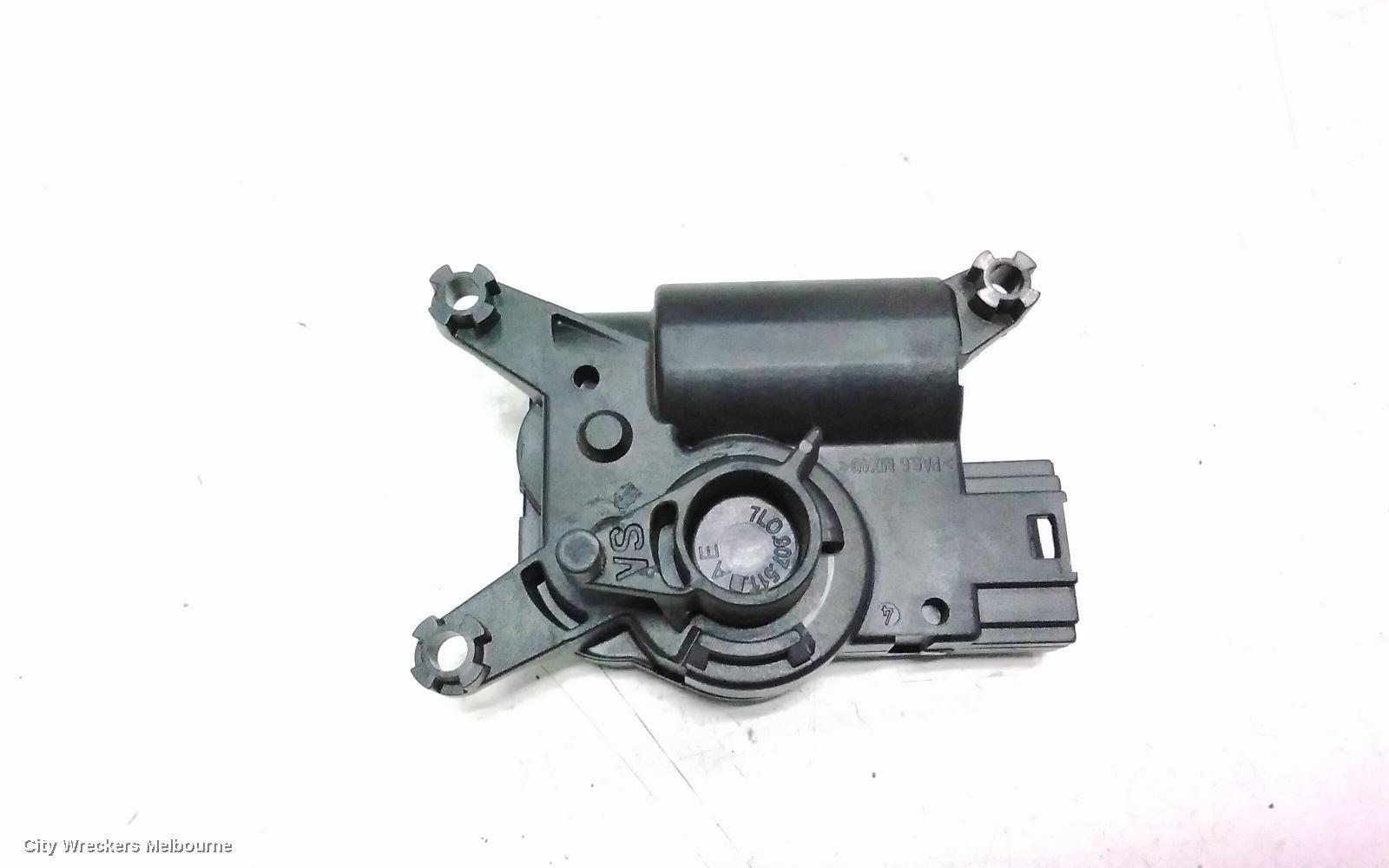 VOLKSWAGEN AMAROK 2013 Misc Switch/Relay