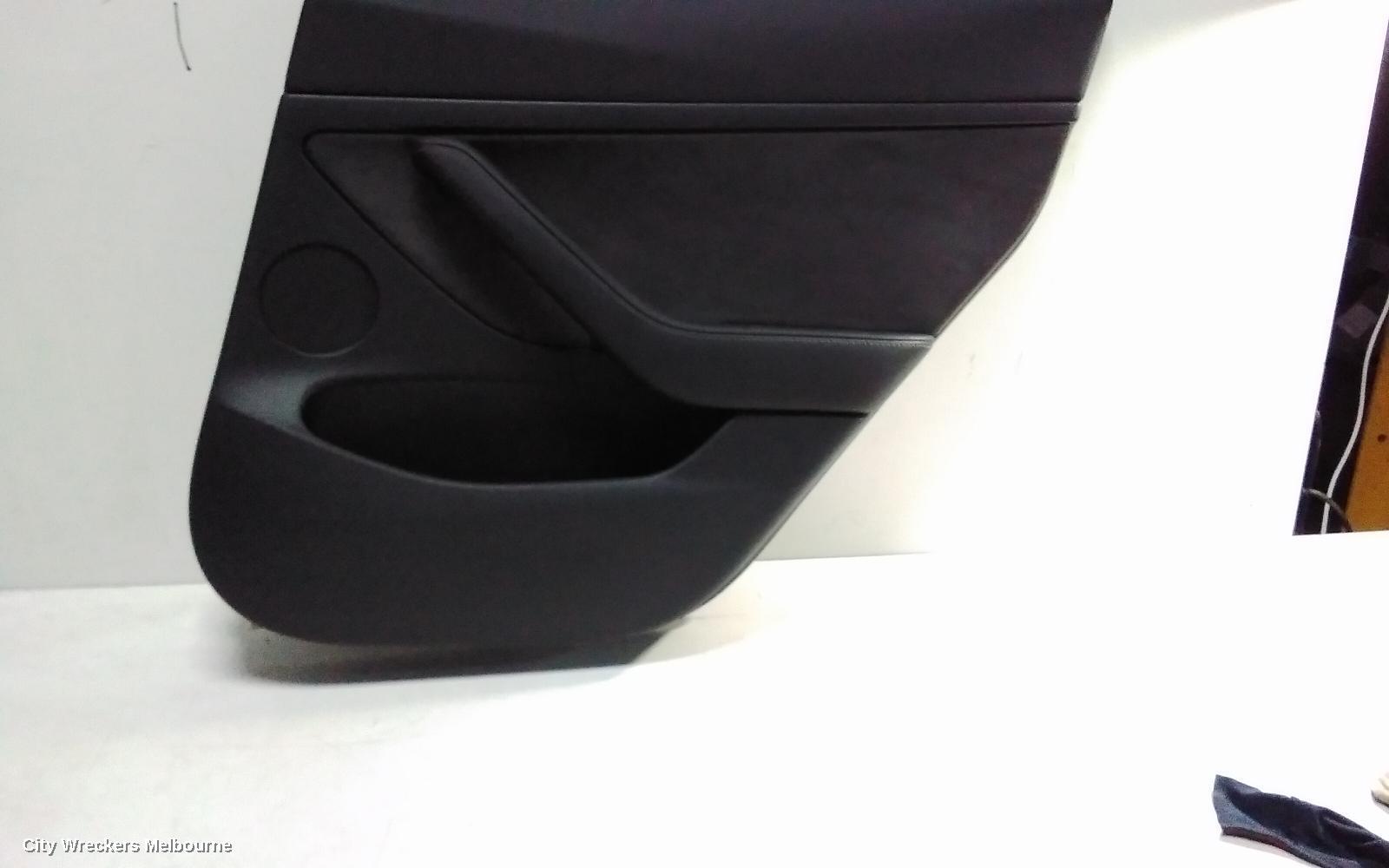 TESLA MODEL 3 2023 Door Trim