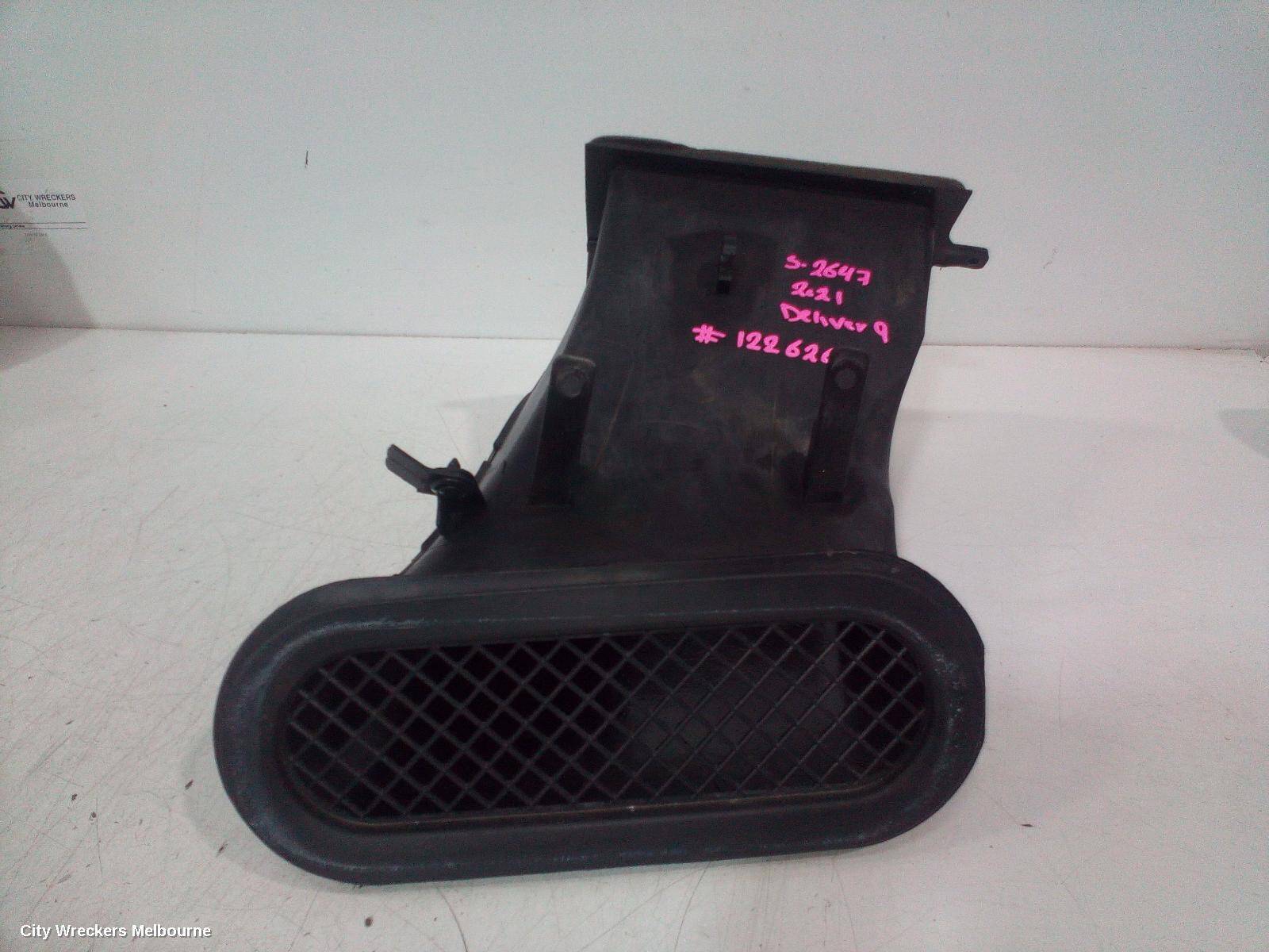 LDV DELIVER 9 2021 Air Cleaner Duct/Hos