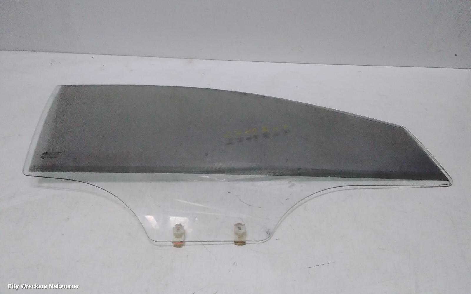 HYUNDAI ACCENT 2012 Right Front Door Window