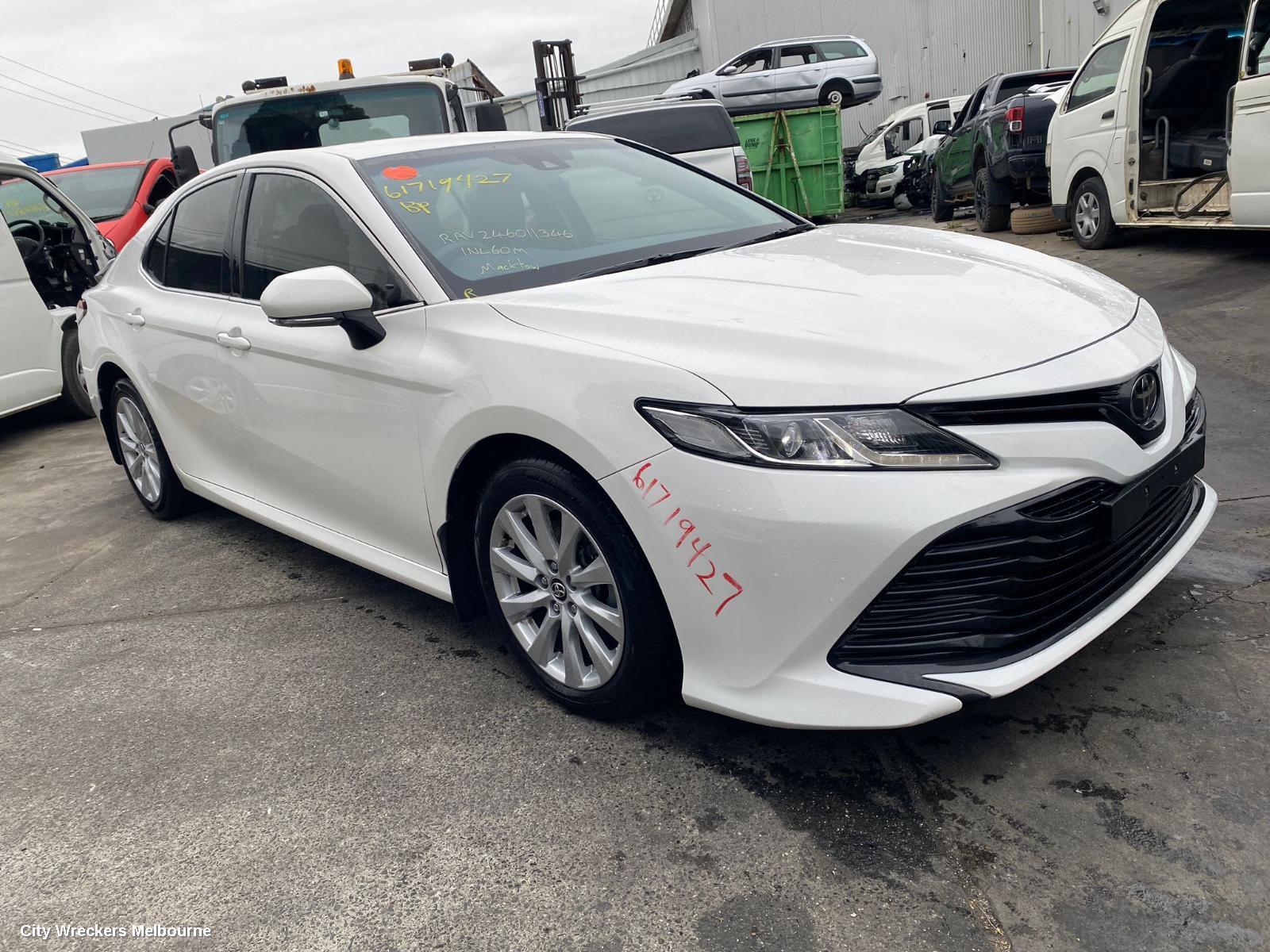 TOYOTA CAMRY 2018 Left Front Door