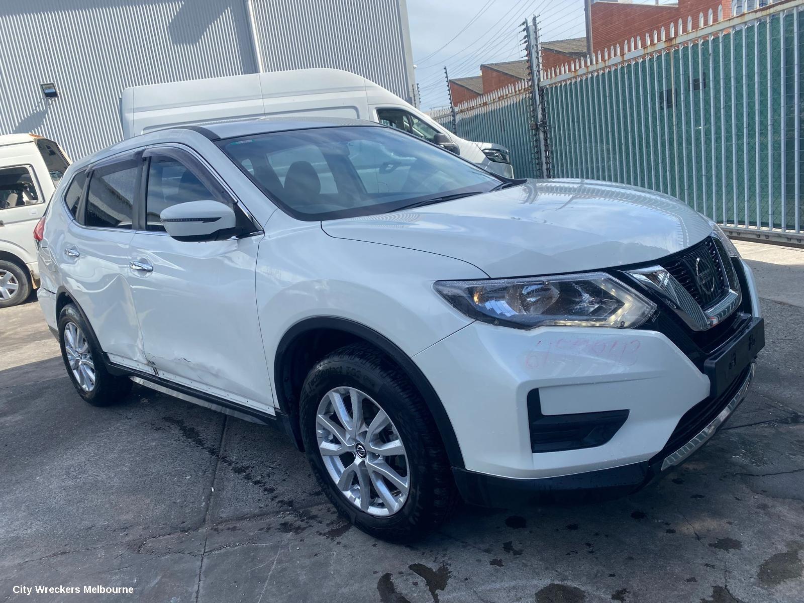 NISSAN XTRAIL 2020 Left Front Door