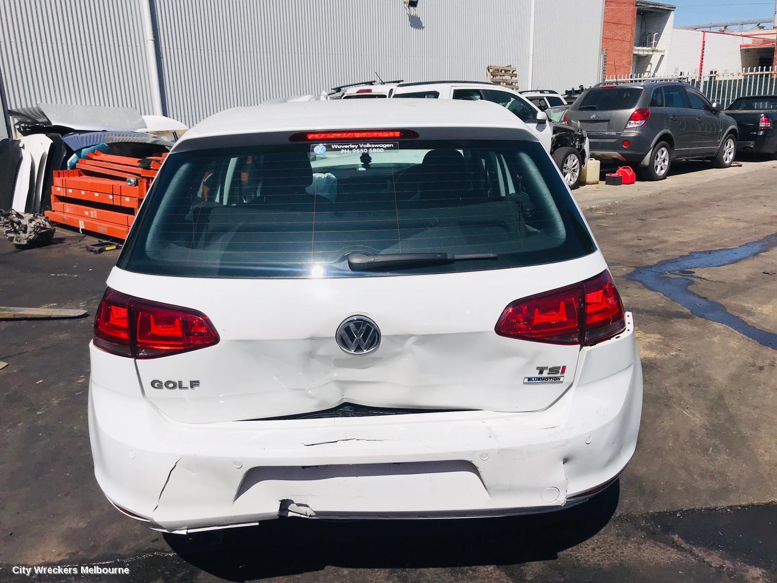 VOLKSWAGEN GOLF 2015 Right Taillight