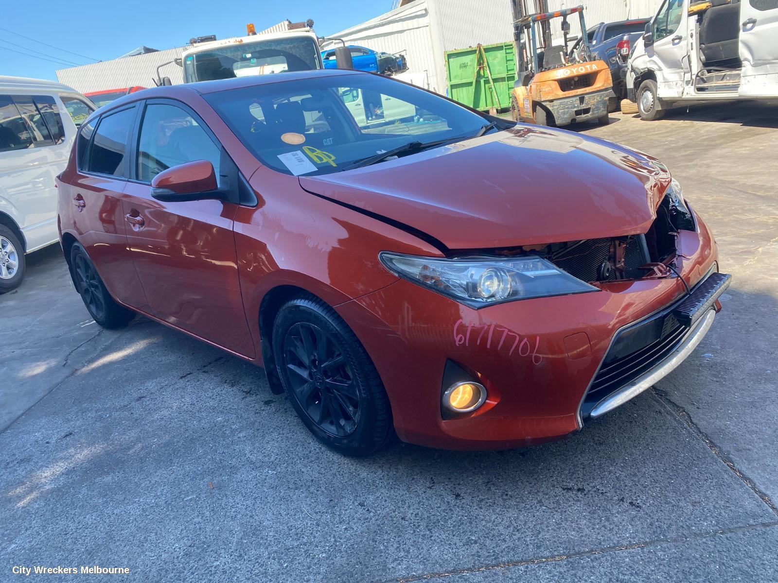 TOYOTA COROLLA 2014 Left Front Door