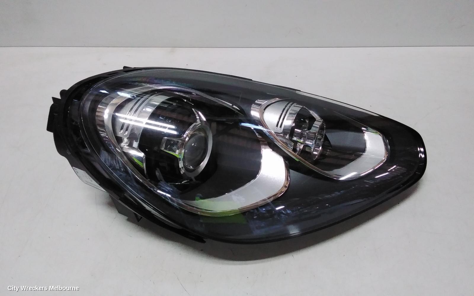 PORSCHE CAYENNE 2016 Right Headlamp