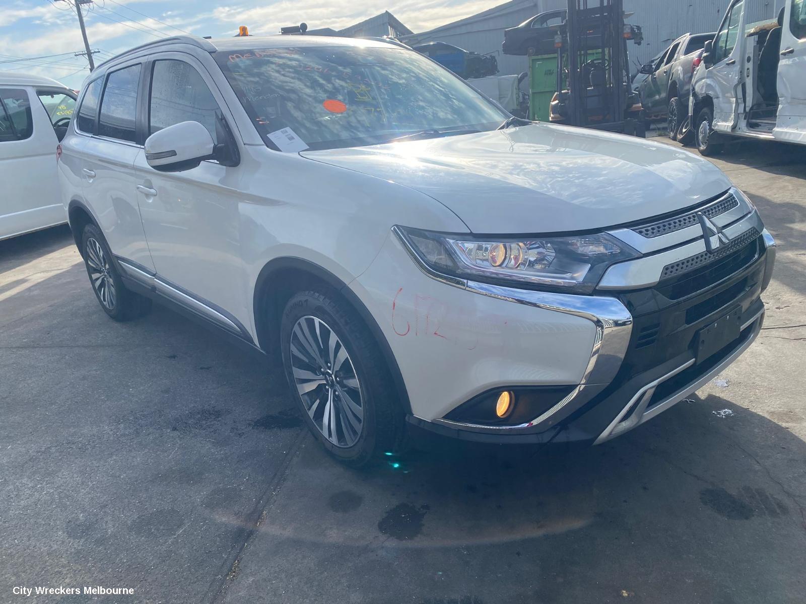 MITSUBISHI OUTLANDER 2020 Front Bumper