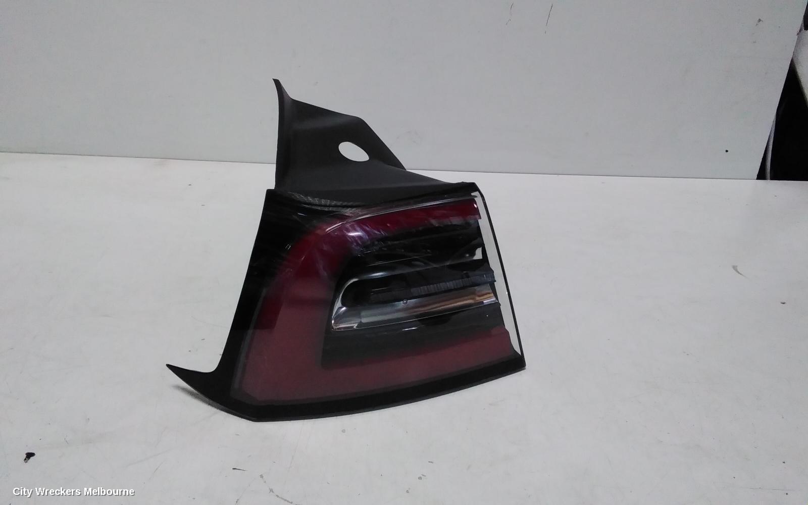 TESLA MODEL 3 2022 Left Taillight