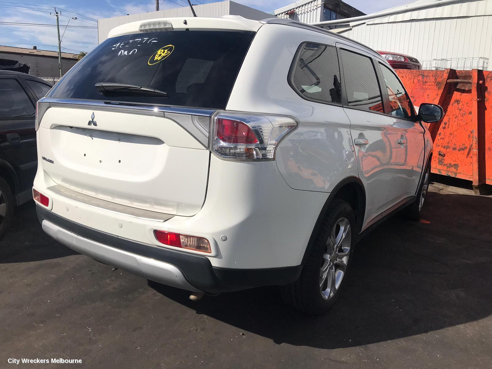 MITSUBISHI OUTLANDER 2015 Left Front Window Reg/Motor