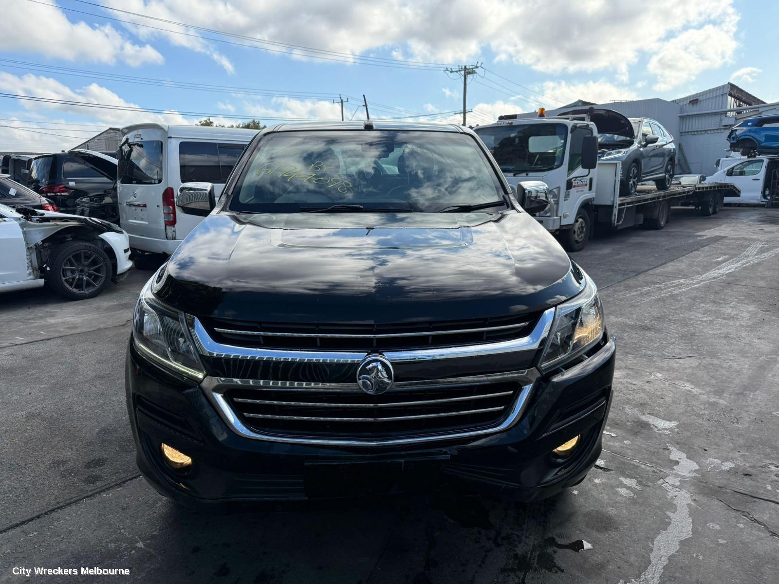 HOLDEN COLORADO 2017 Bonnet