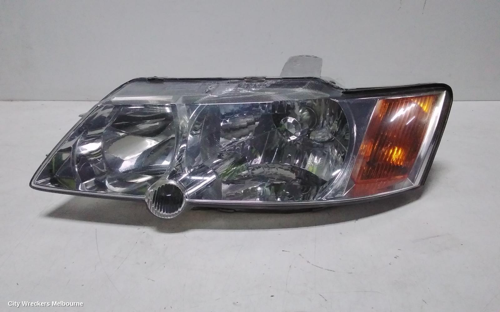 HOLDEN COMMODORE 2004 Left Headlamp