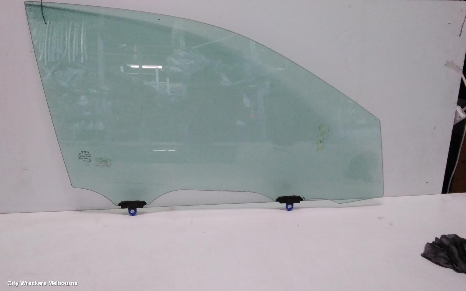 TOYOTA KLUGER 2014 Right Front Door Window