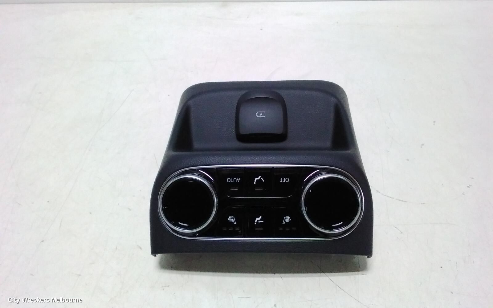 GENESIS GV70 2024 Heater/Ac Controls