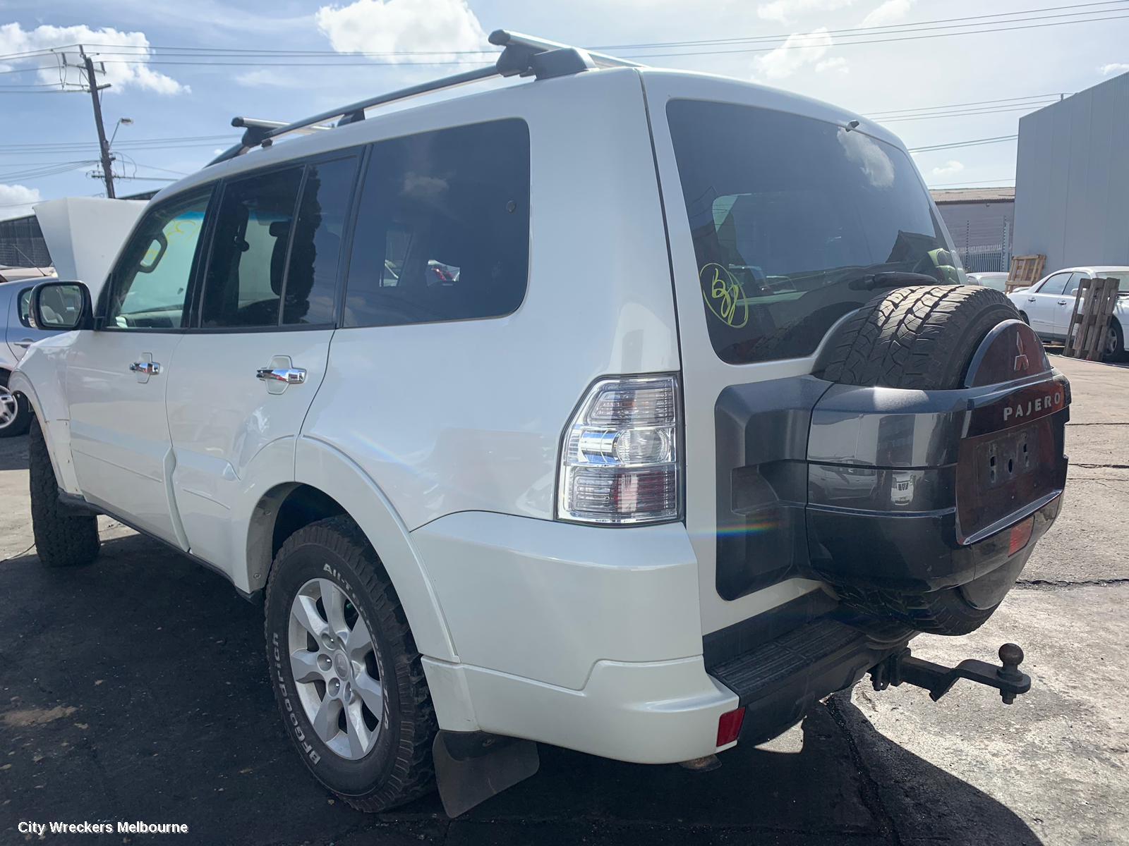 MITSUBISHI PAJERO 2011 Sunvisor