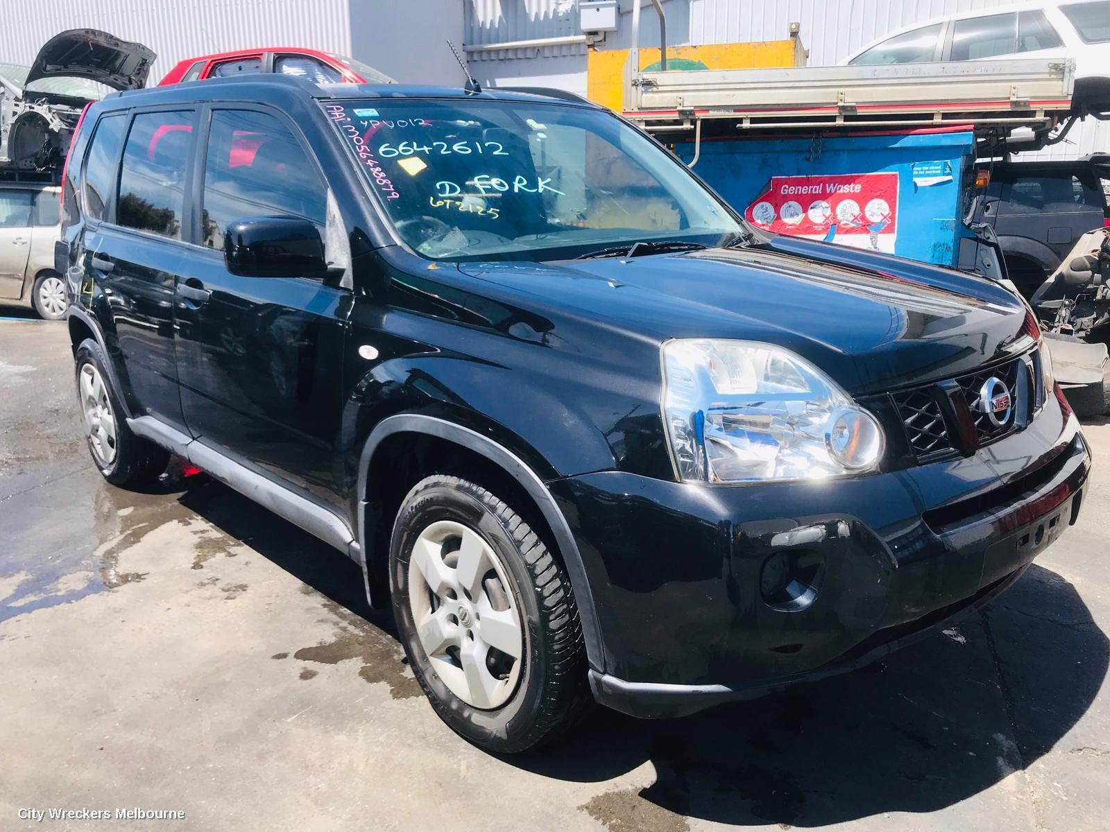 NISSAN XTRAIL 2008 Right Front Door