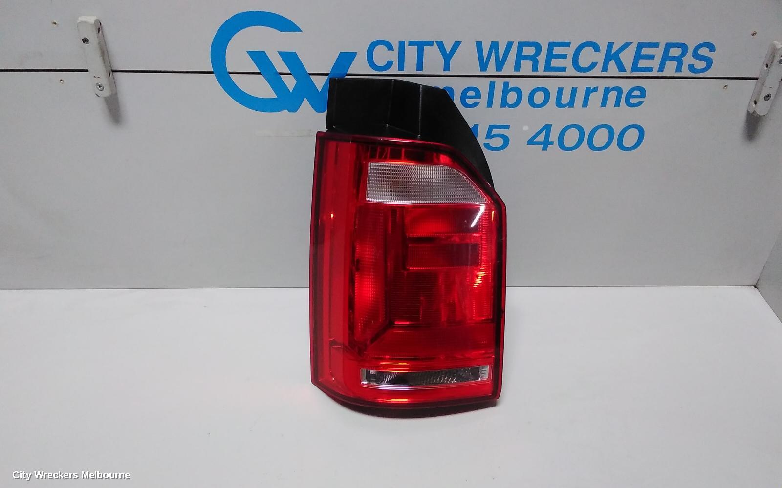 VOLKSWAGEN TRANSPORTER 2016 Left Taillight