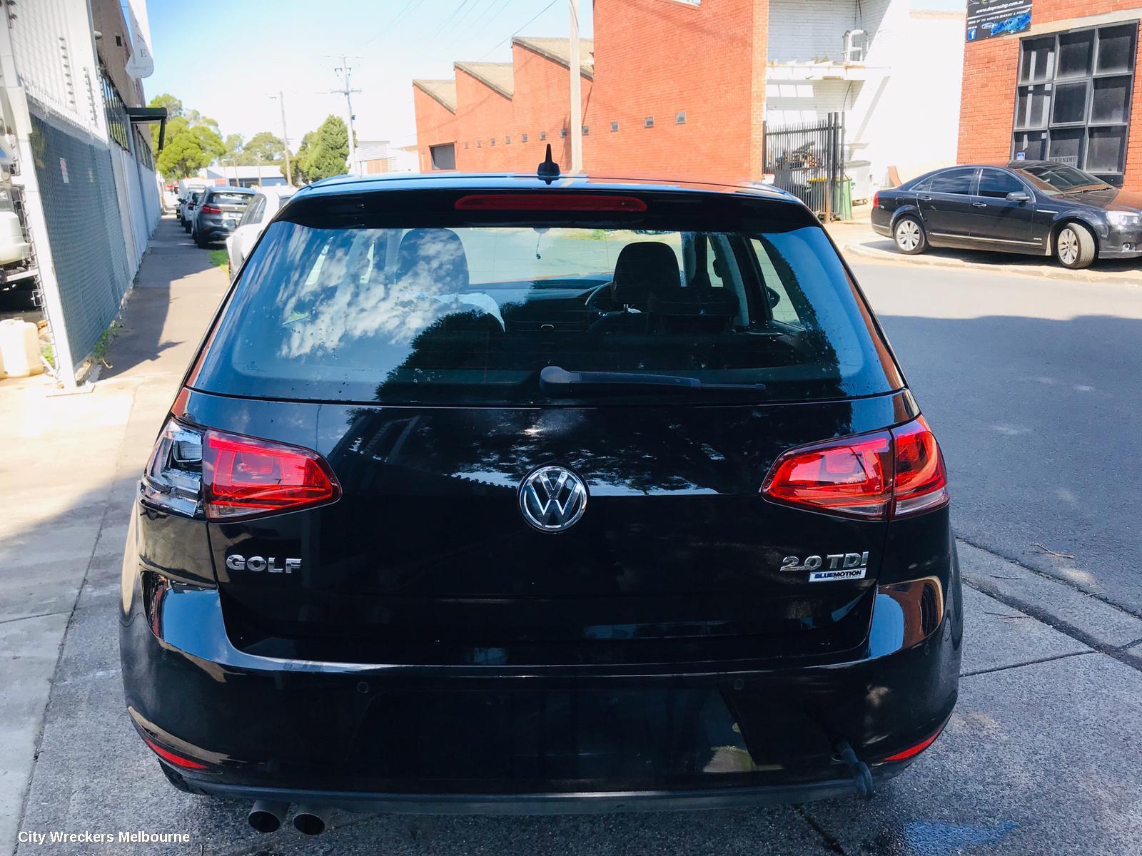 VOLKSWAGEN GOLF 2015 Right Taillight