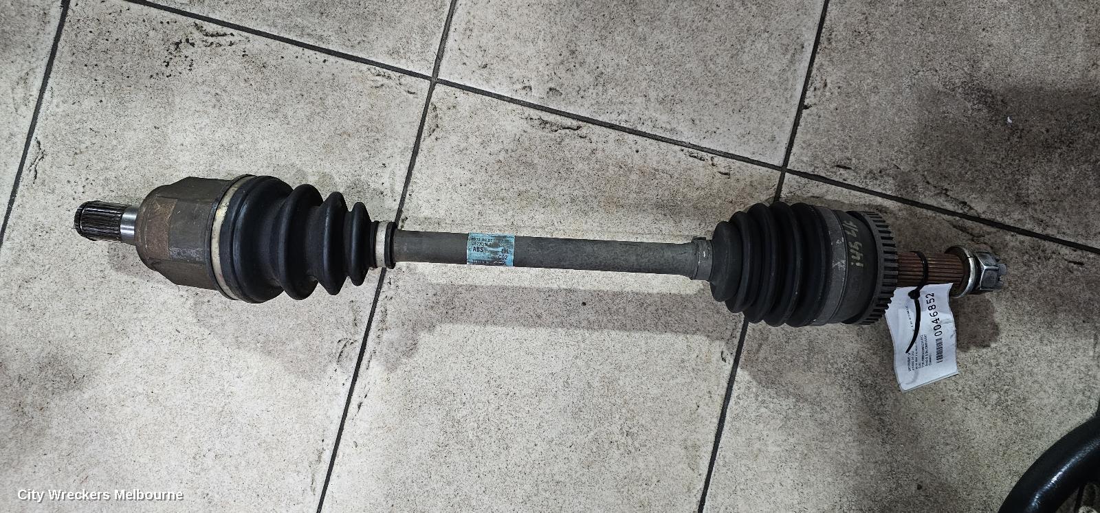 HYUNDAI I45 2010 Left Driveshaft