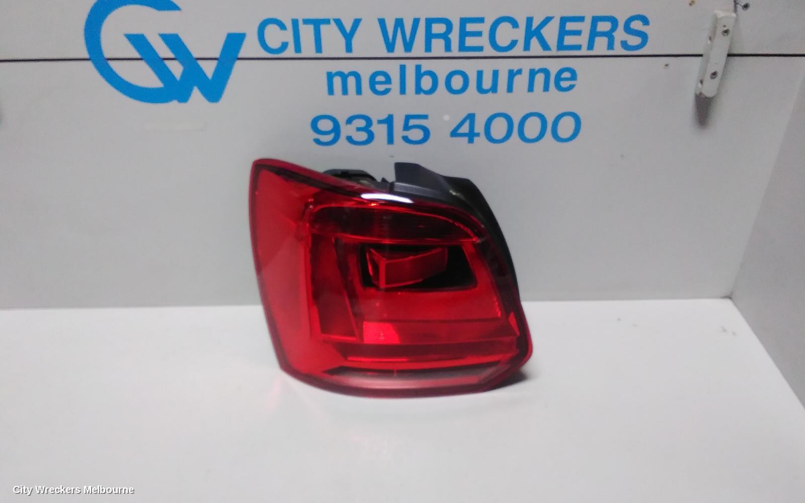 VOLKSWAGEN POLO 2016 Left Taillight