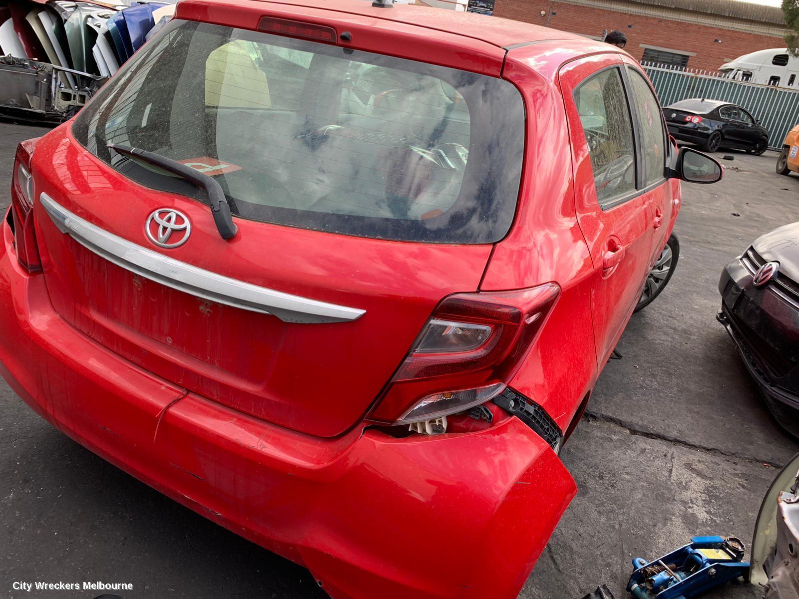 TOYOTA YARIS 2014 Grille