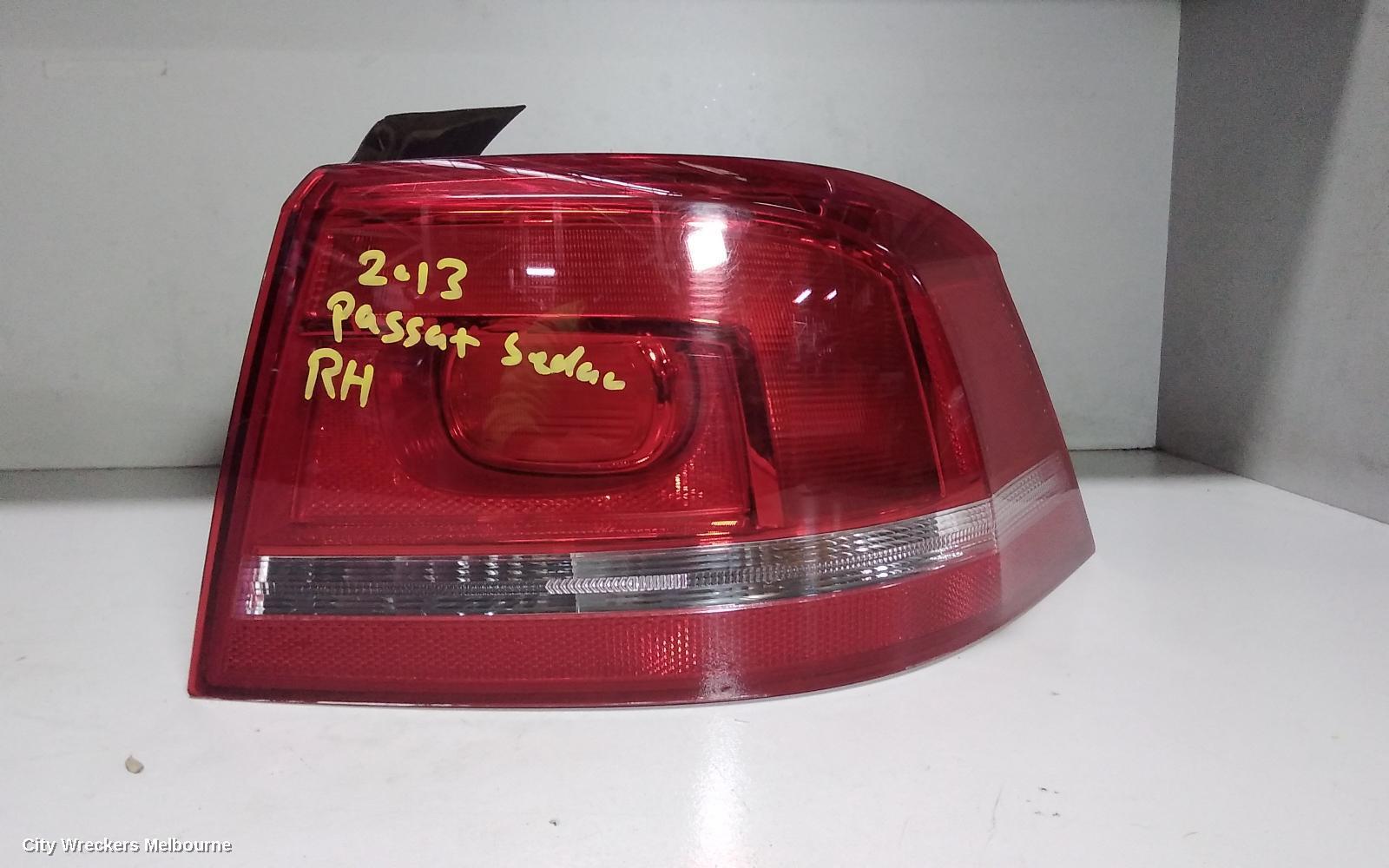 VOLKSWAGEN PASSAT 2013 Right Taillight