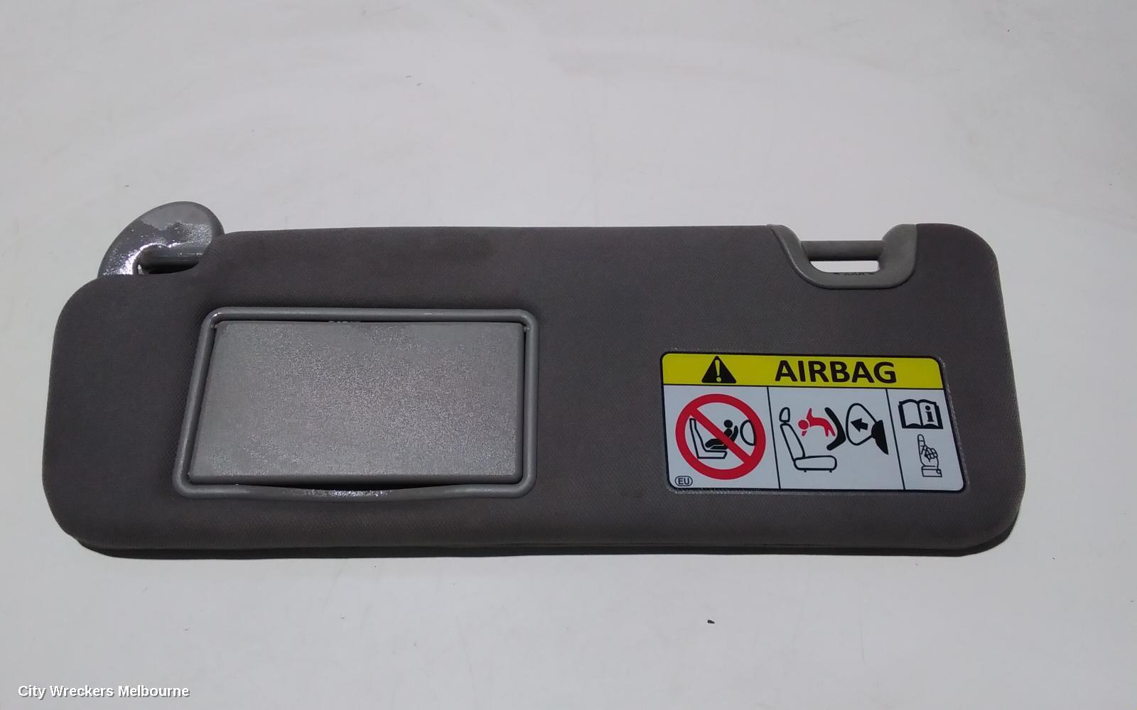 TOYOTA KLUGER 2015 Sunvisor