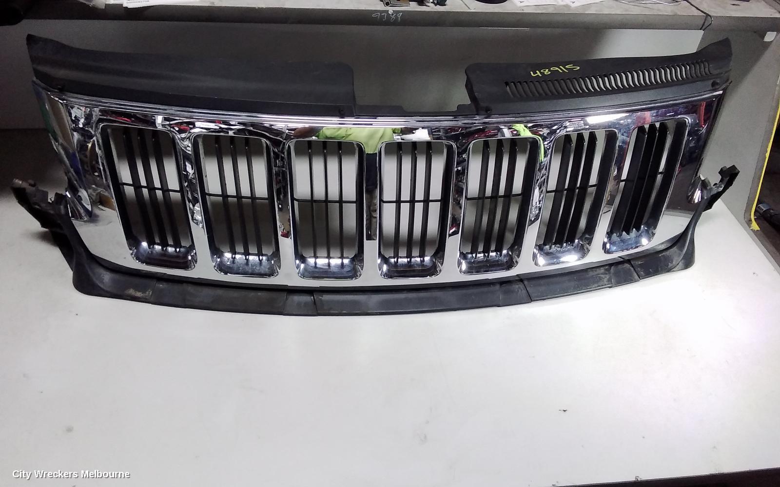 JEEP GRANDCHEROKEE 2013 Grille