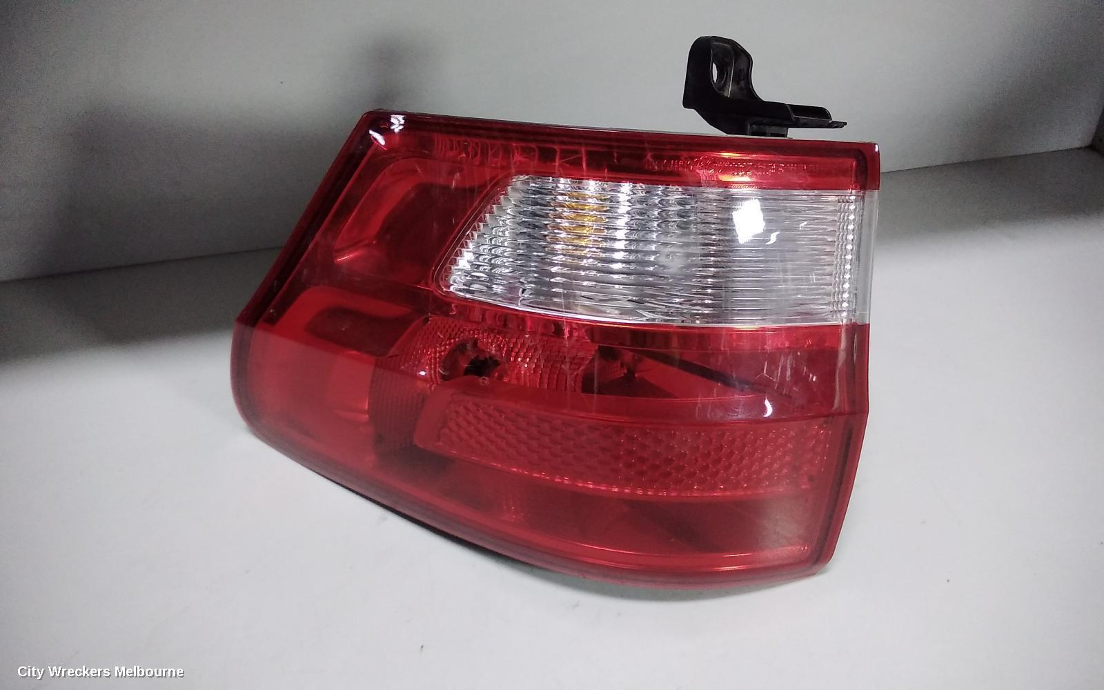 JEEP GRANDCHEROKEE 2013 Right Taillight