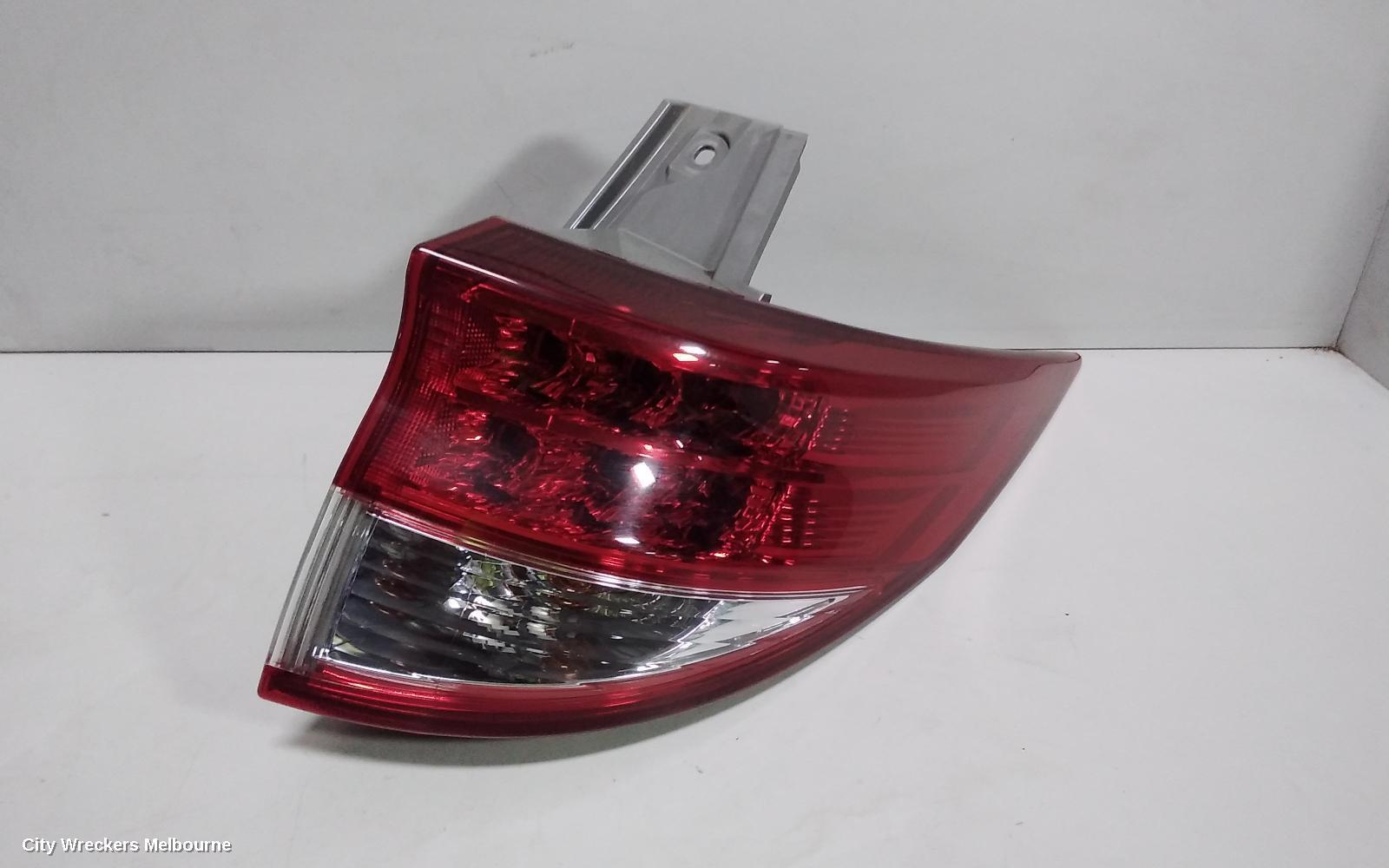 TOYOTA TARAGO 2017 Right Taillight