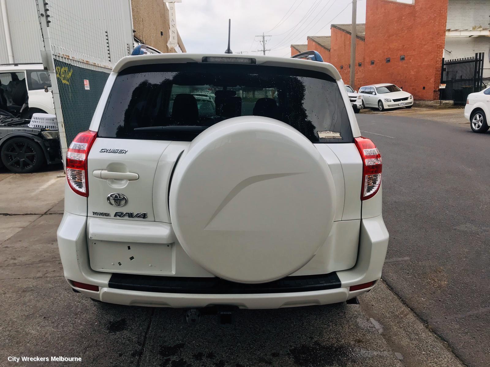 TOYOTA RAV4 2010 Left Guard