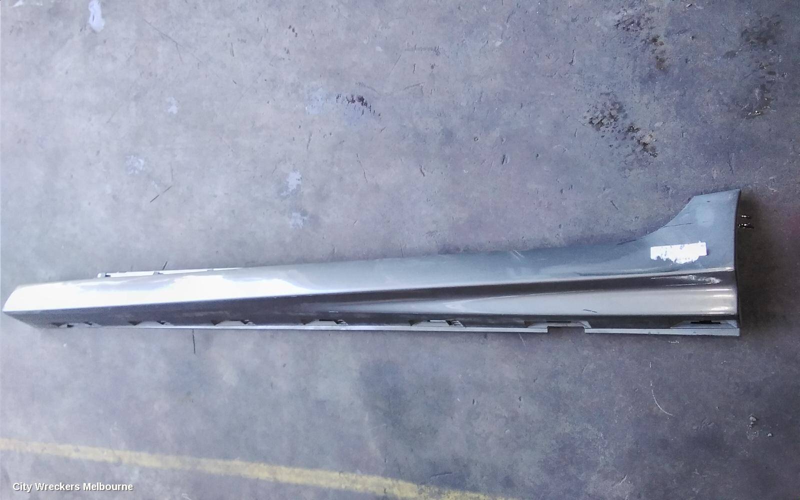 HOLDEN COMMODORE 2012 Side Step/Skirt