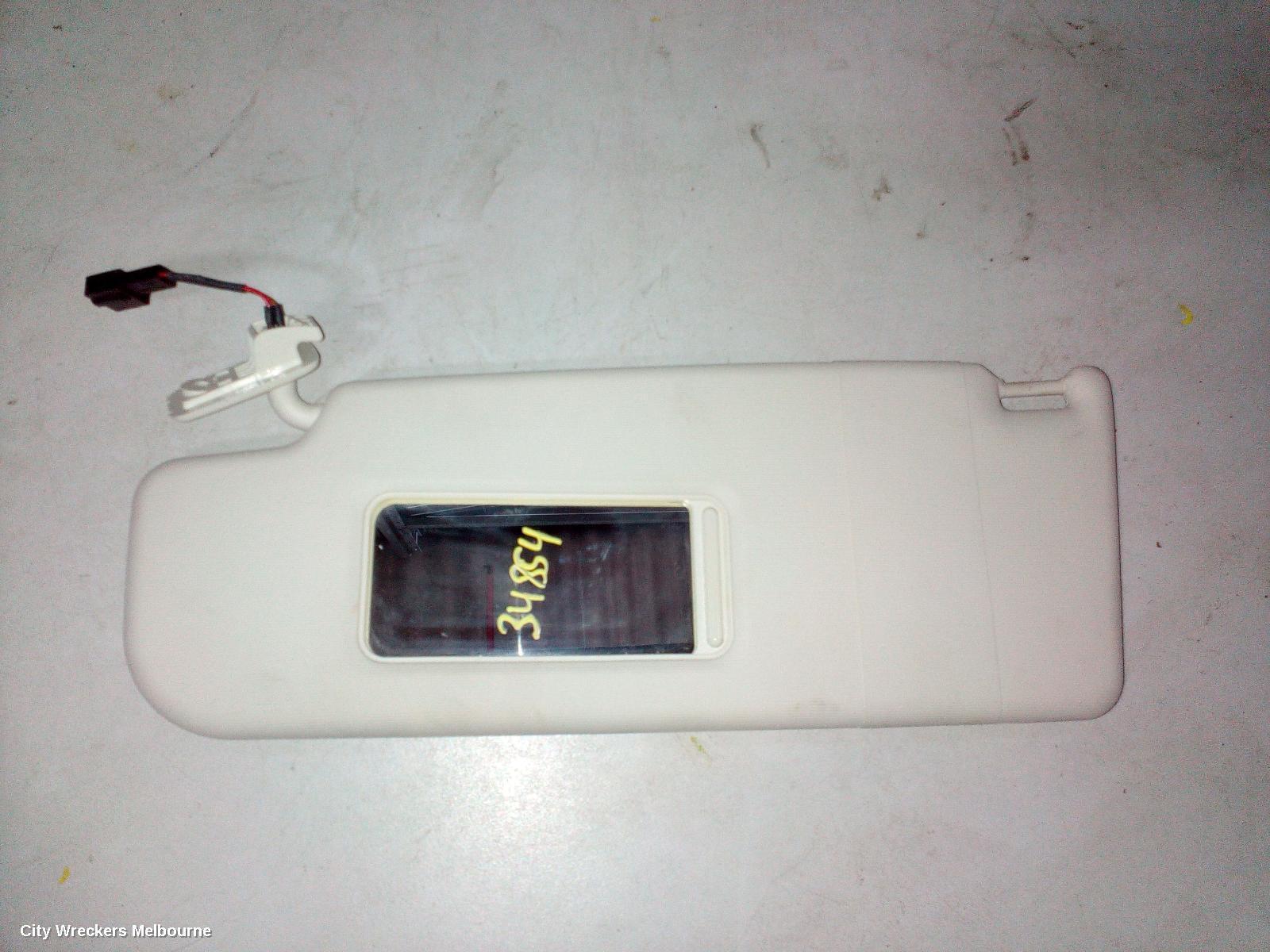 VOLKSWAGEN PASSAT 2013 Sunvisor