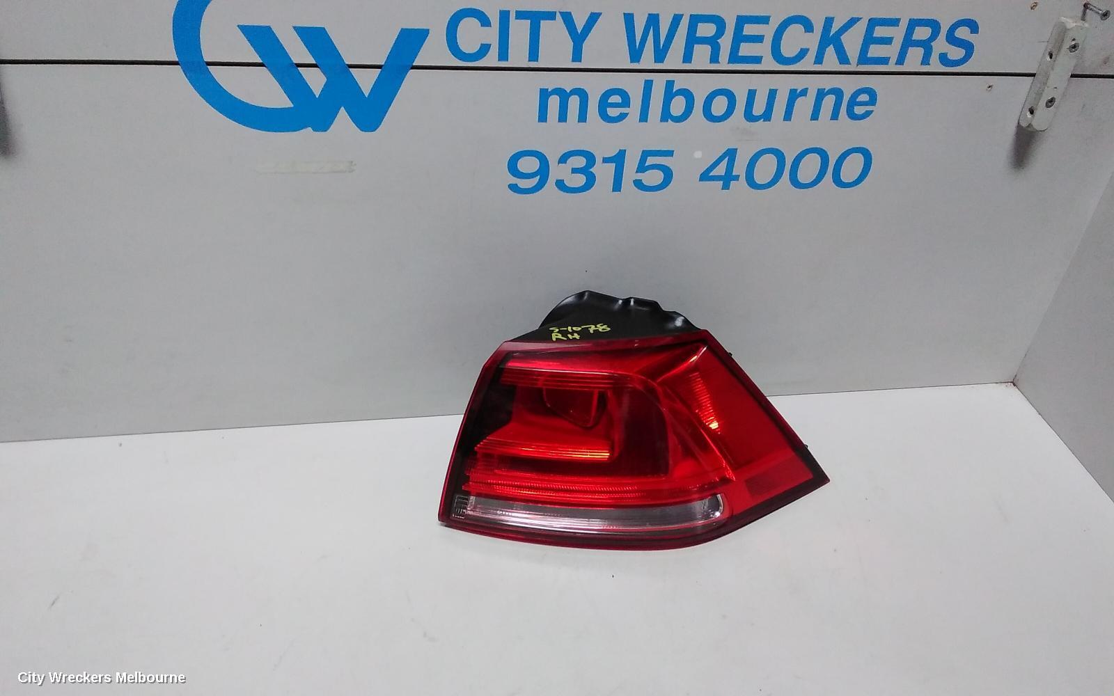 VOLKSWAGEN GOLF 2013 Right Taillight