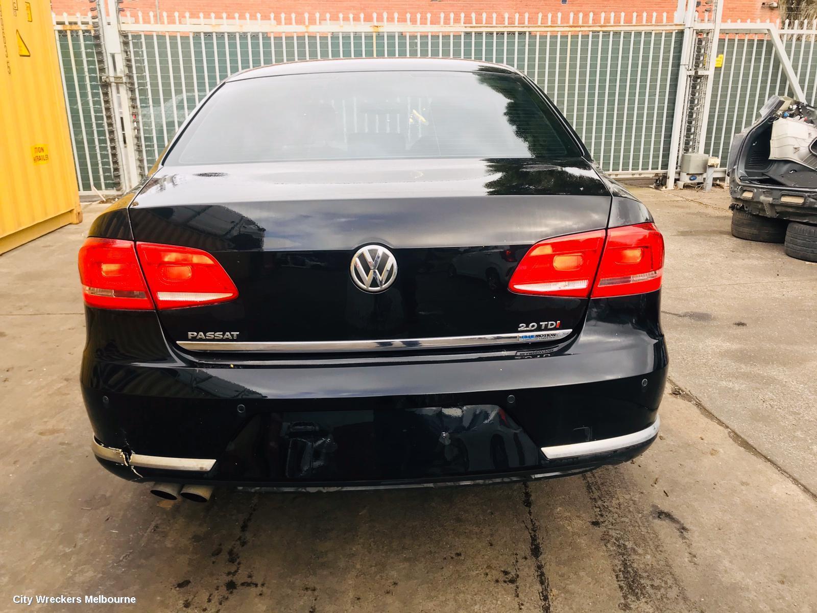 VOLKSWAGEN PASSAT 2012 Right Indicator/Fog/Side