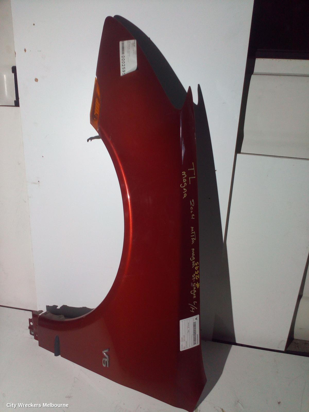 MITSUBISHI MAGNA 2004 Left Guard