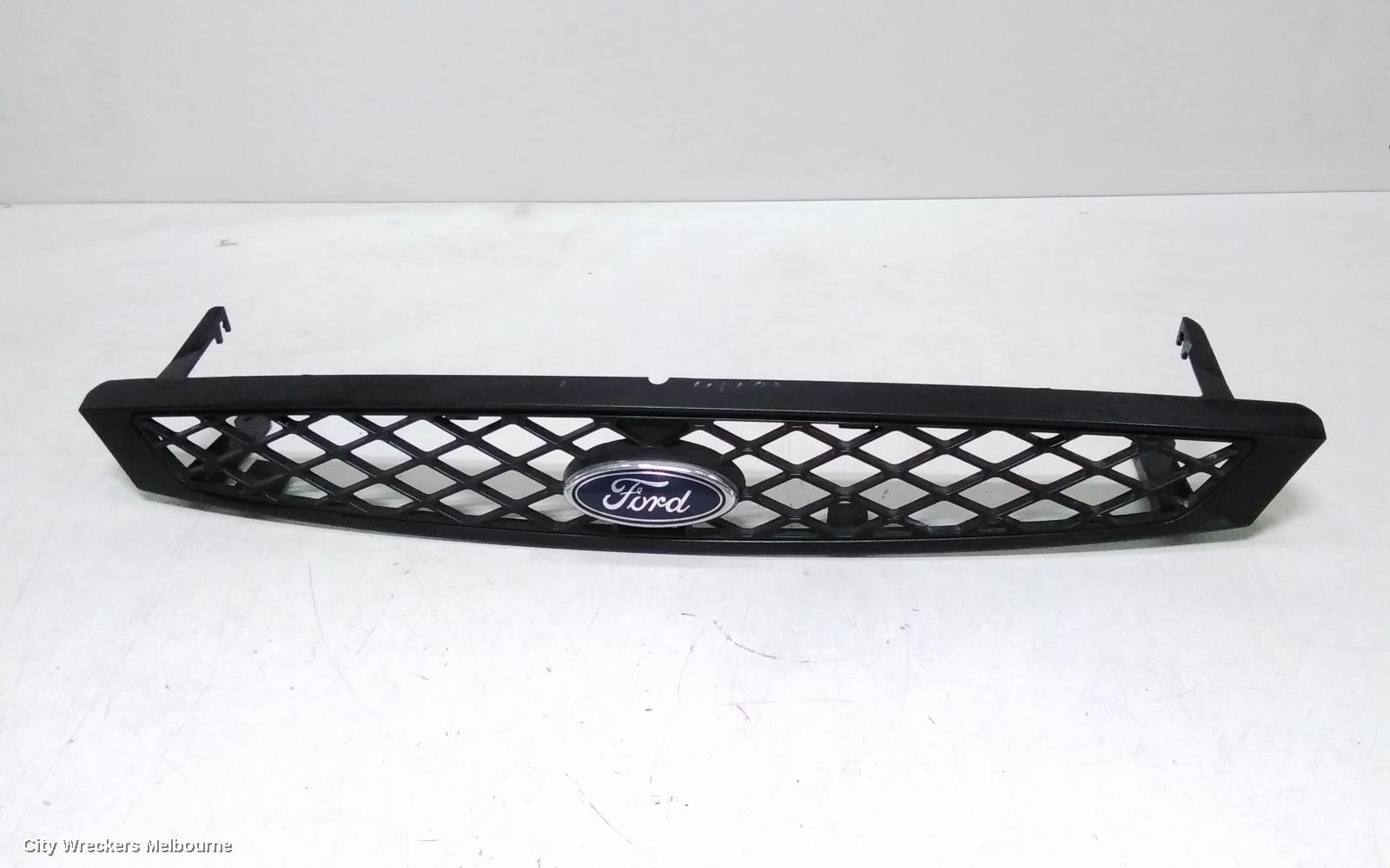 FORD FOCUS 2003 Grille