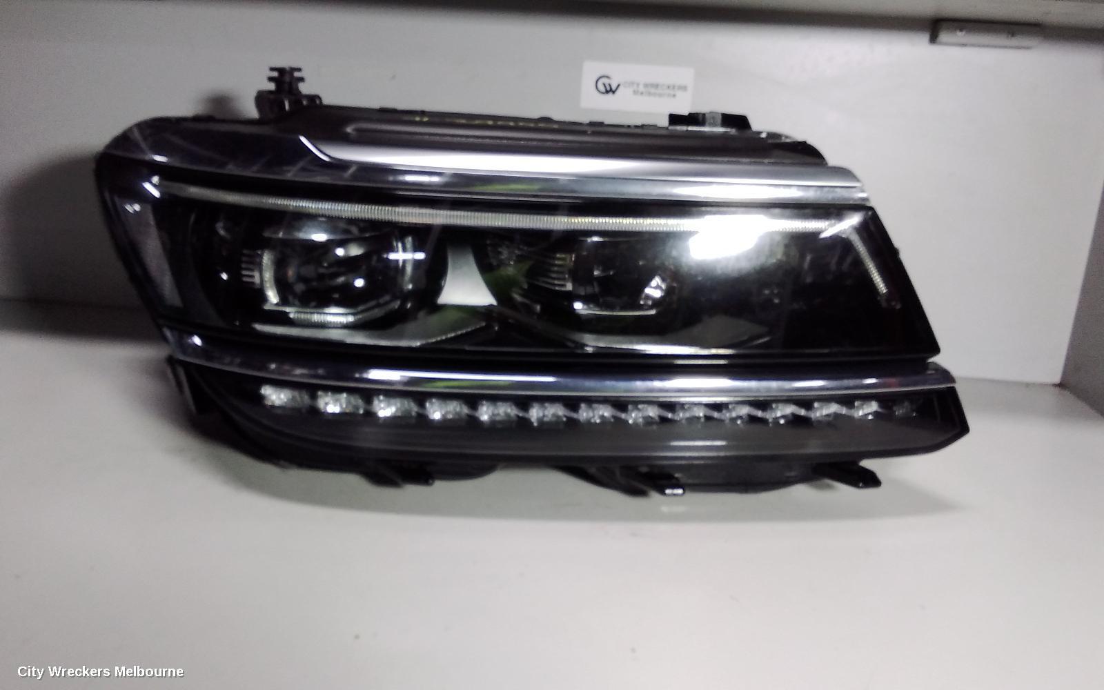 VOLKSWAGEN TIGUAN 2018 Right Headlamp