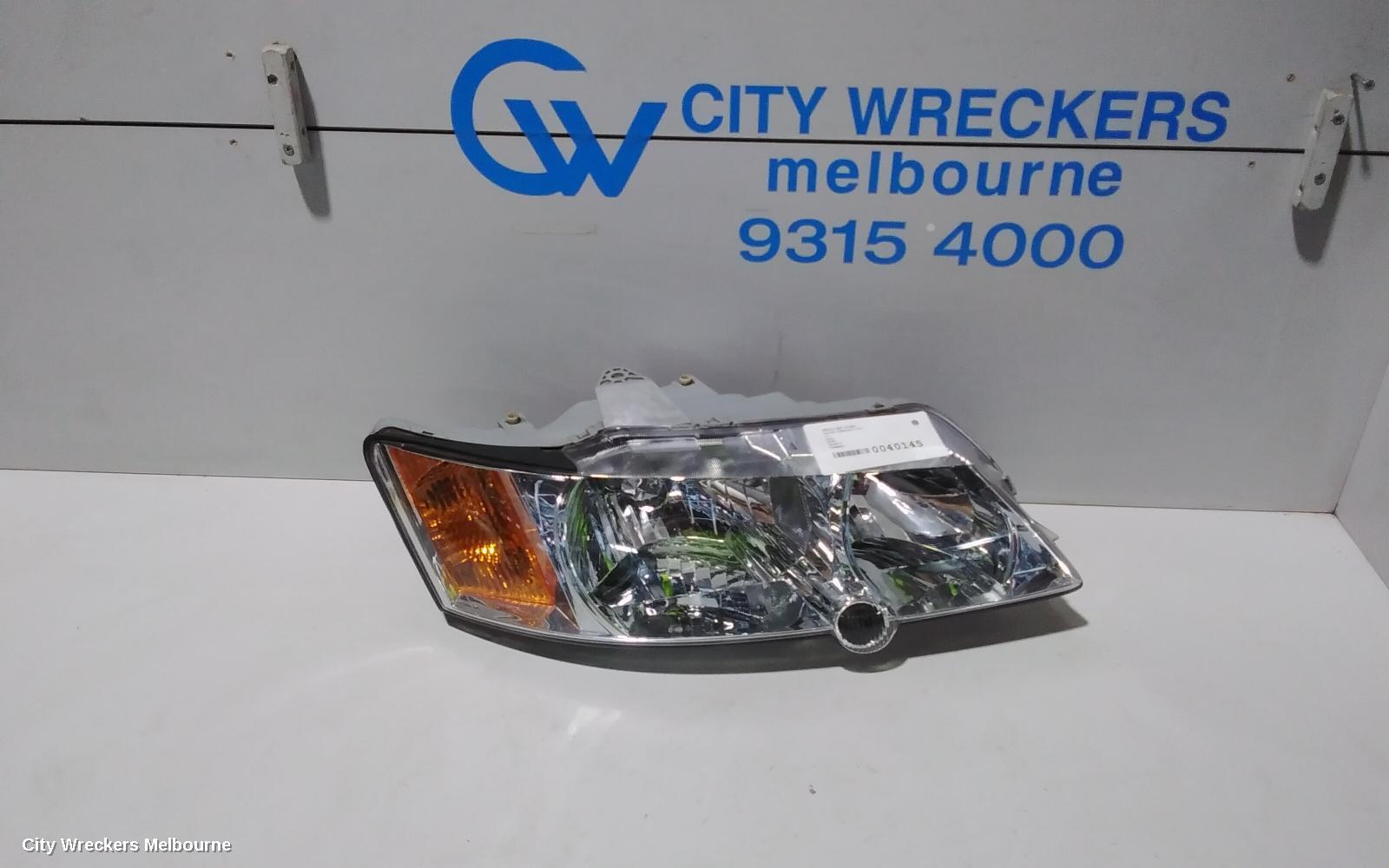 HOLDEN COMMODORE 2003 Right Headlamp