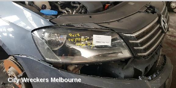 VOLKSWAGEN PASSAT 2013 Right Headlamp