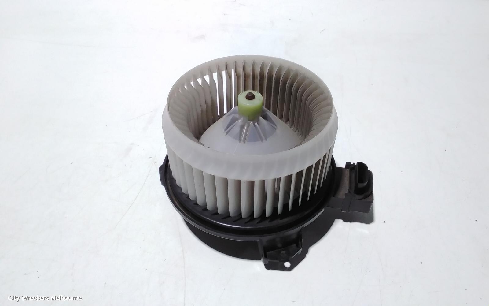 TOYOTA HIACE 2009 Heater Fan Motor