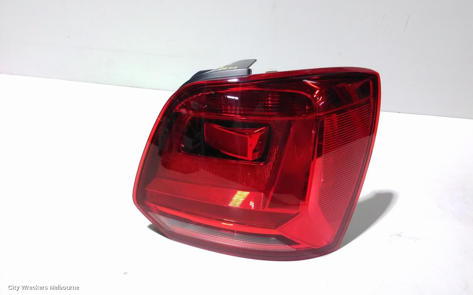 VOLKSWAGEN POLO 2017 Left Taillight