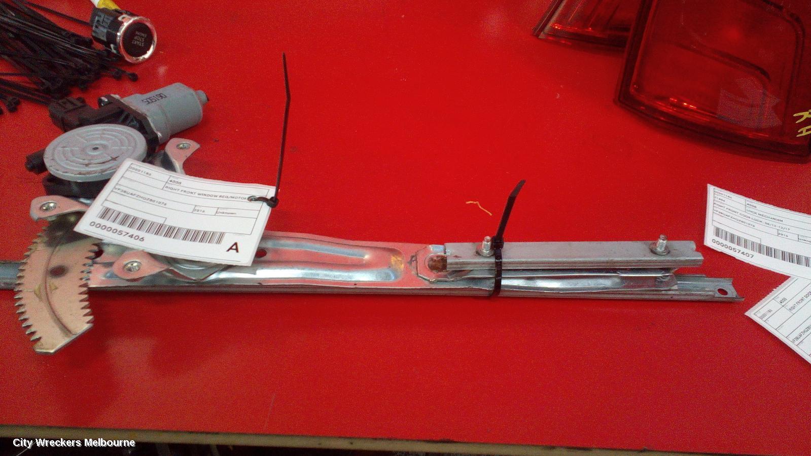 PEUGEOT 4008 2016 Right Front Window Reg/Motor