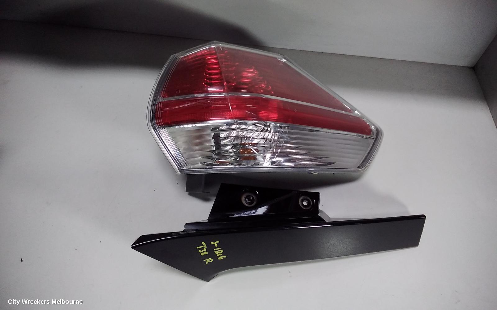 NISSAN XTRAIL 2016 Right Taillight