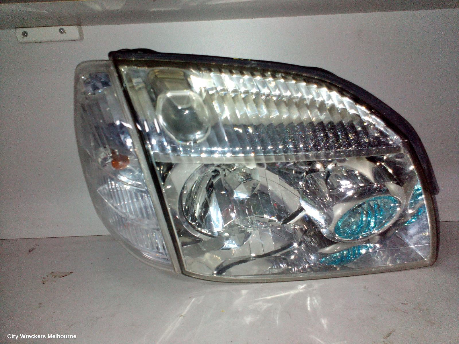 NISSAN XTRAIL 2007 Right Headlamp