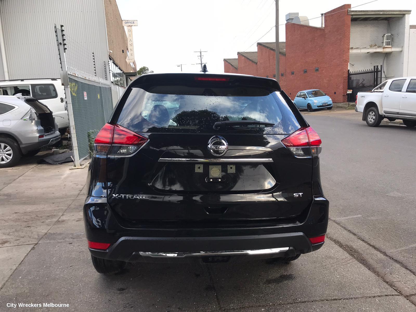 NISSAN XTRAIL 2019 Left Front Door