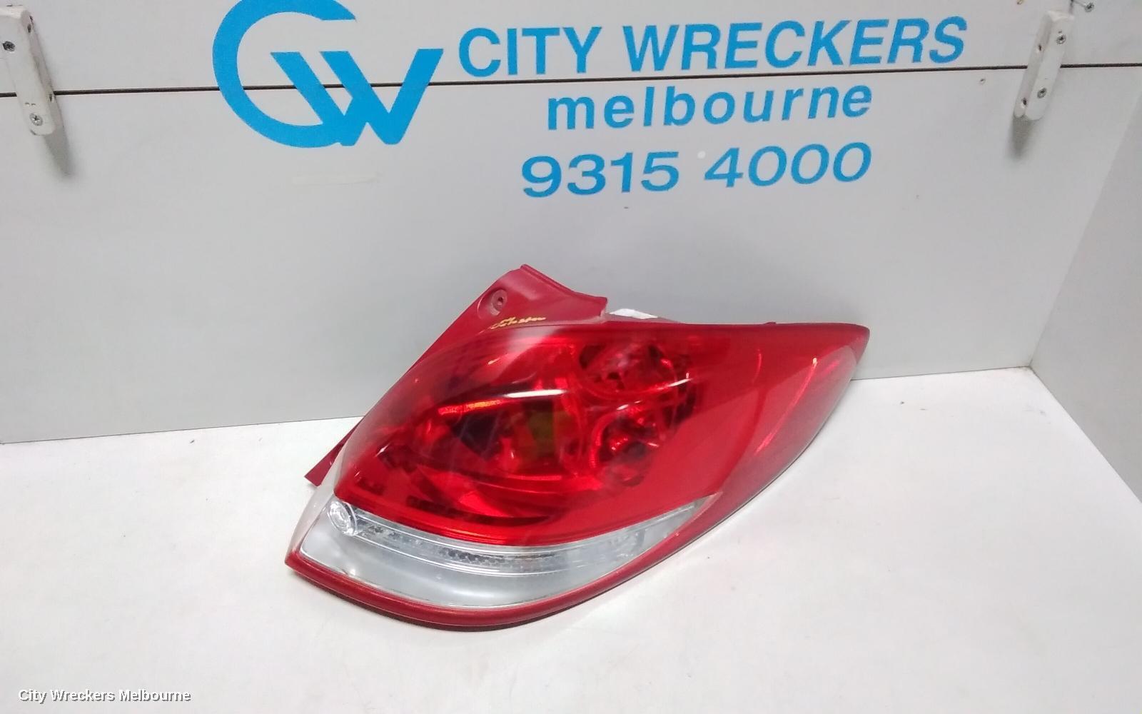 HYUNDAI VELOSTER 2015 Right Taillight