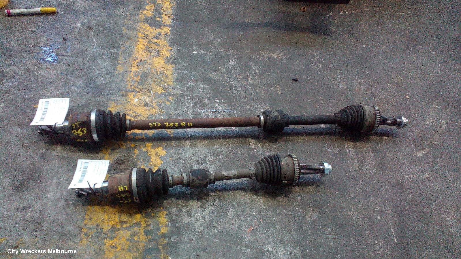 HYUNDAI VELOSTER 2012 Left Driveshaft