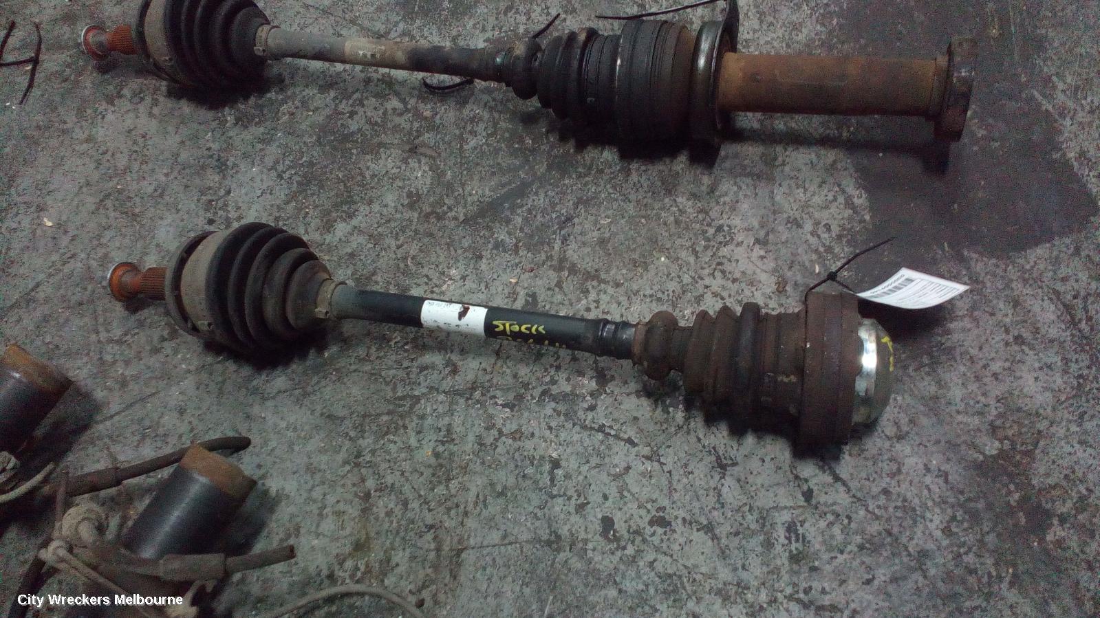 VOLKSWAGEN TRANSPORTER 2007 Left Driveshaft