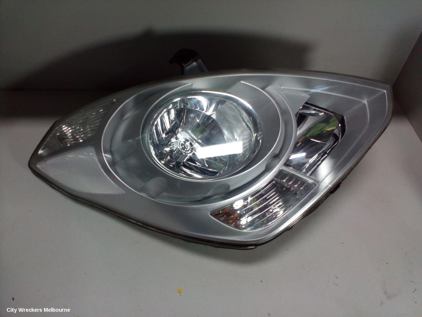 HYUNDAI ILOAD/IMAX 2009 Right Headlamp